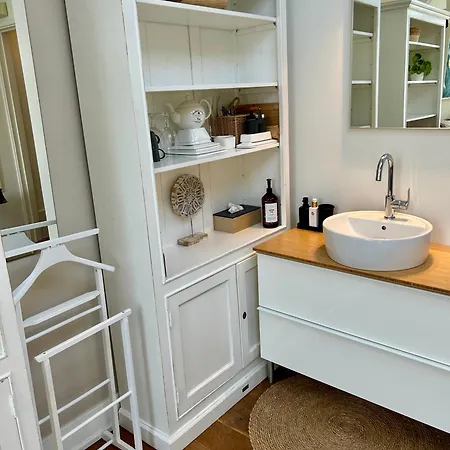 Heerlijk 招待所 3*